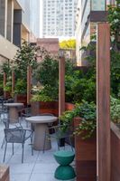1 University Plaza HD