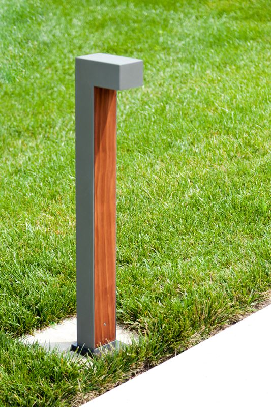 Lineal Bollard