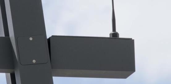 Lineal LED roadway luminaire